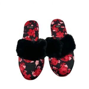 BRAND NEW VICTORIA SECRET FAUX FUR SLIPPED